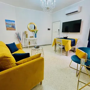Centro Storico Apartment, Great Central Location! All New Furniture And Appliances! Włochy